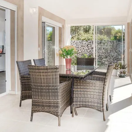 Two-bedroom Holiday In Bonifacio